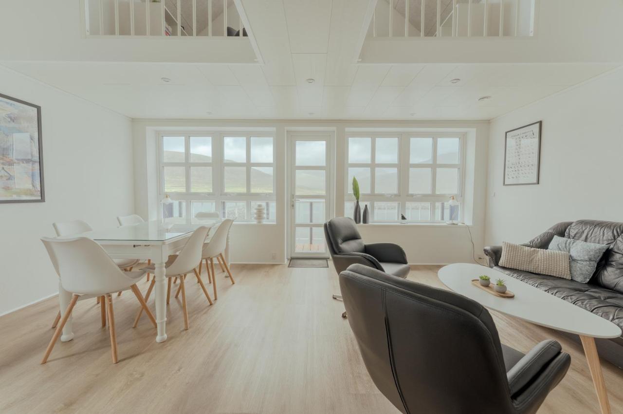 Dahlastova / Stunning Boathouse / Bay View / 3Br Hvalvik Экстерьер фото