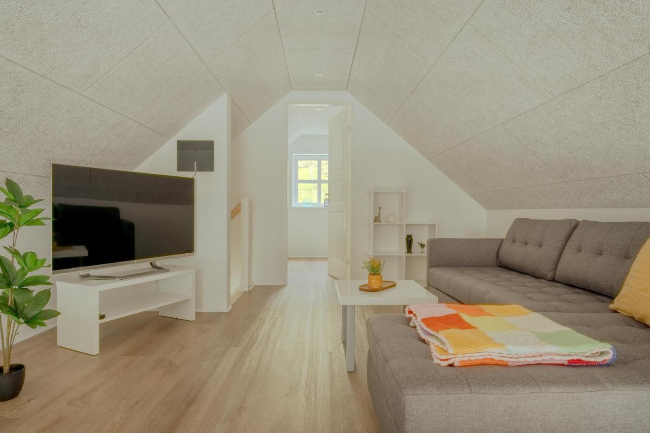 Dahlastova / Stunning Boathouse / Bay View / 3Br Hvalvik Экстерьер фото